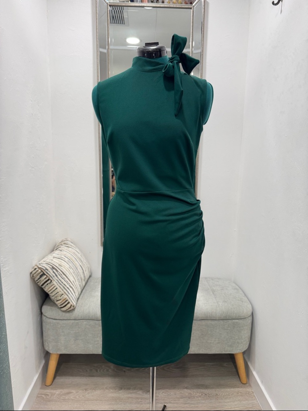 Sleeveless Emerald Green Tie-Neck Sheath Dress